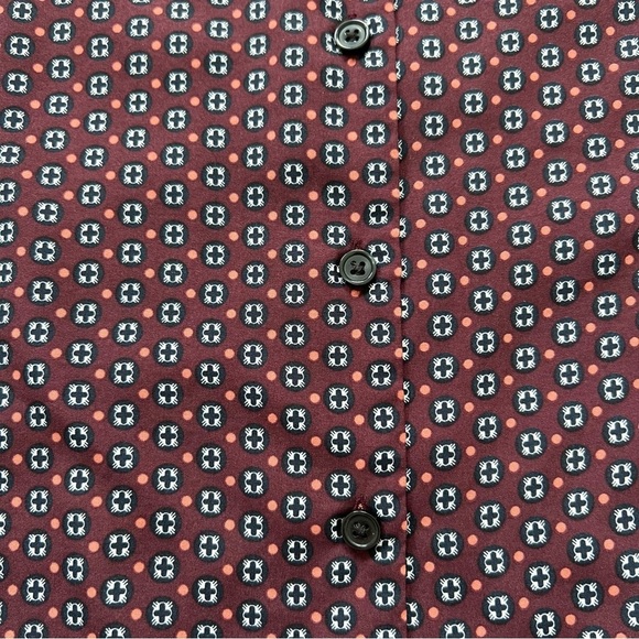 Van Heusen Jacquard Print Sleeveless V neck button down blouse EUC - Picture 4 of 7